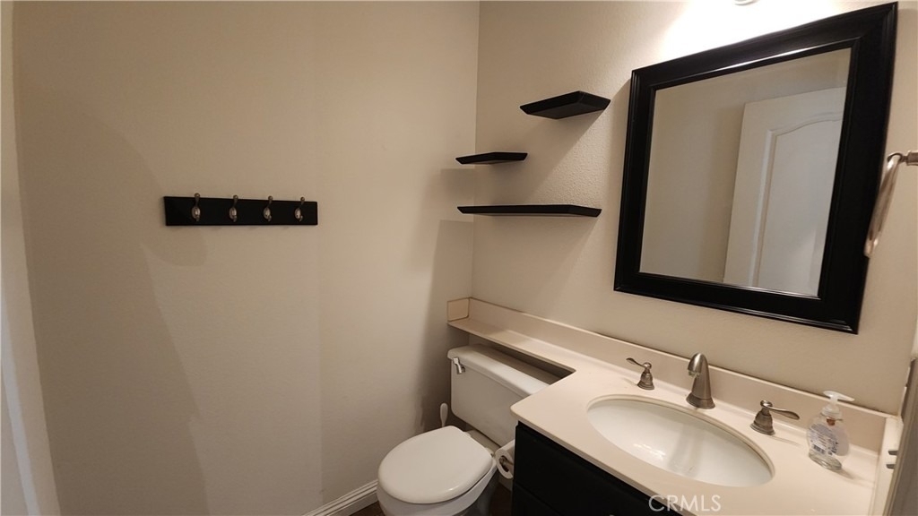 580 N Pageant - Photo 19