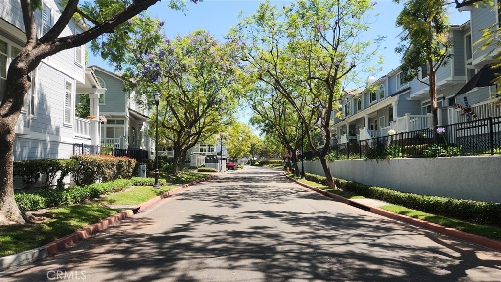 580 N Pageant - Photo 6