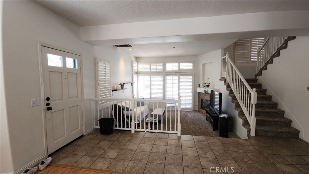 580 N Pageant - Photo 18