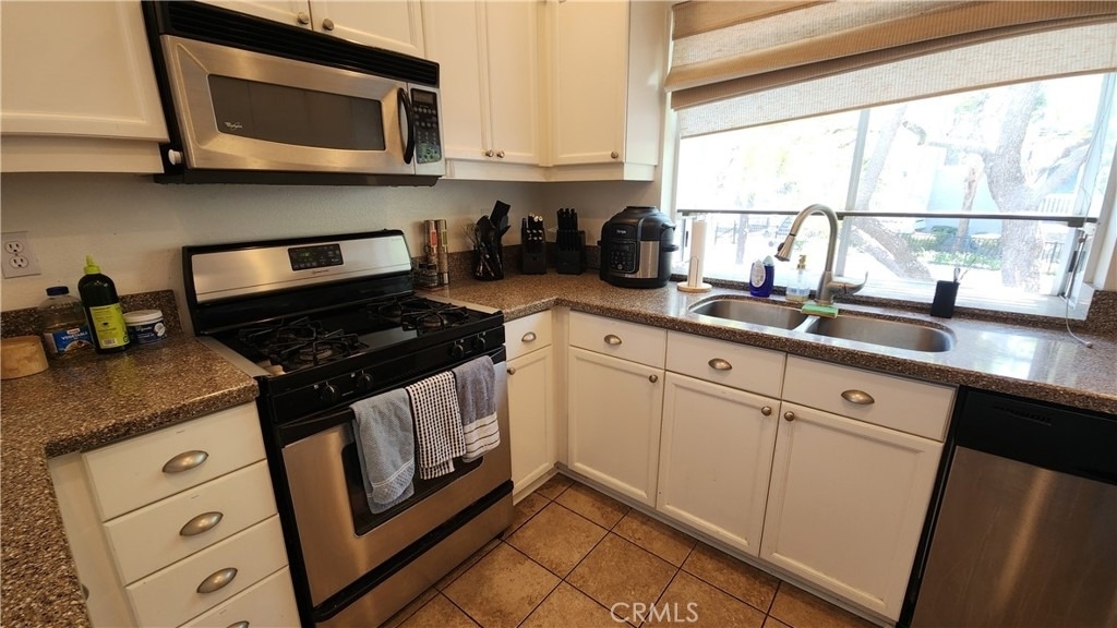 580 N Pageant - Photo 14