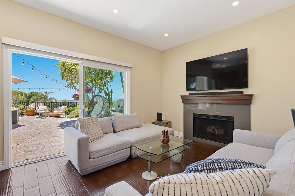 2756 Southampton - Photo 11