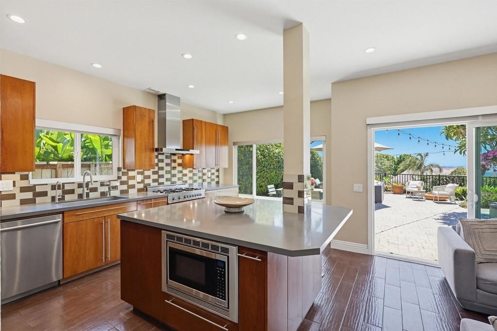 2756 Southampton - Photo 5