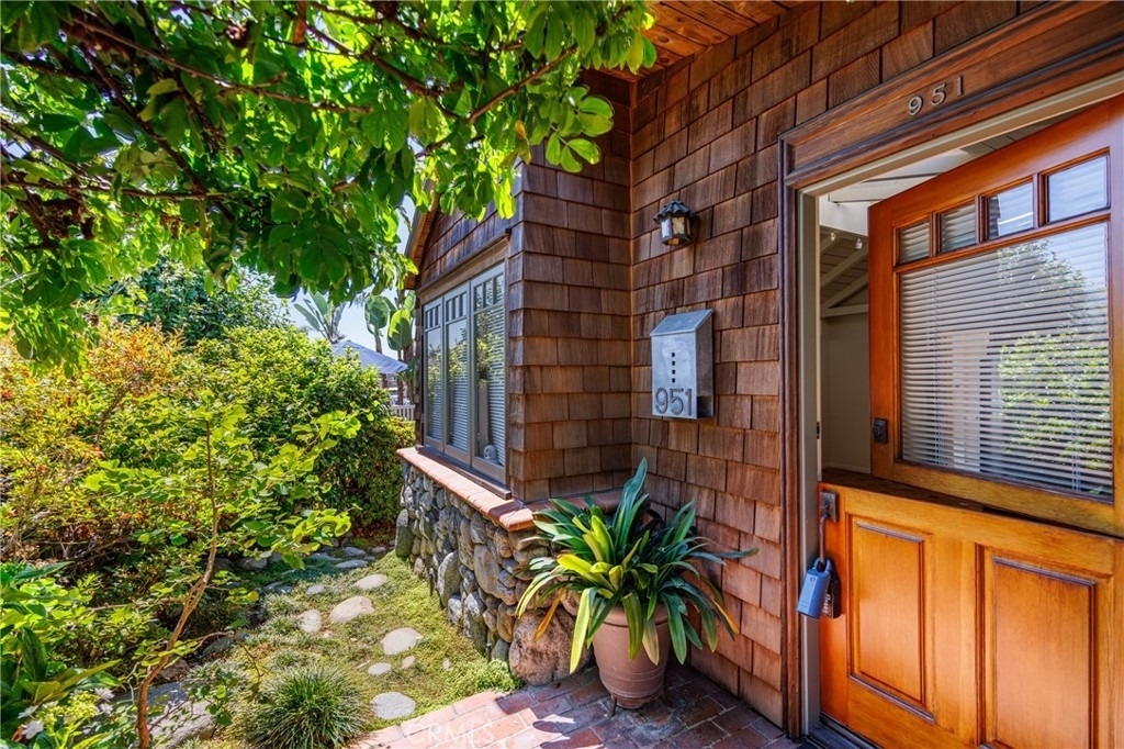 951 Glenneyre - Photo 14