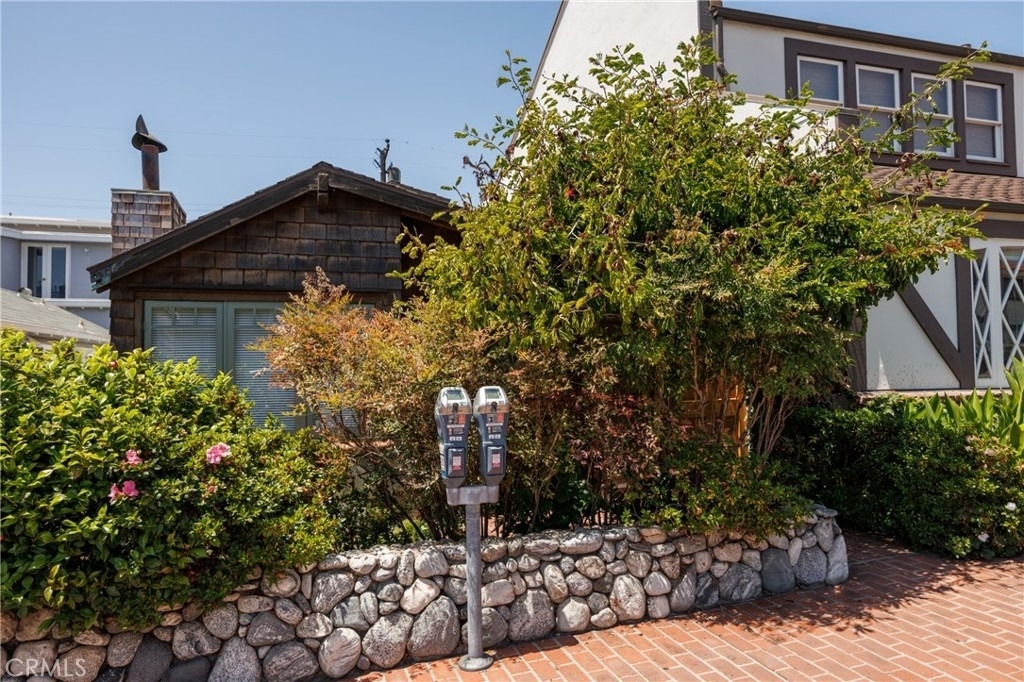 951 Glenneyre - Photo 12