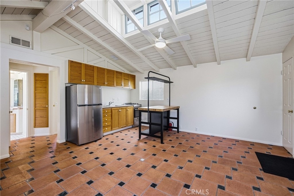 951 Glenneyre - Photo 0