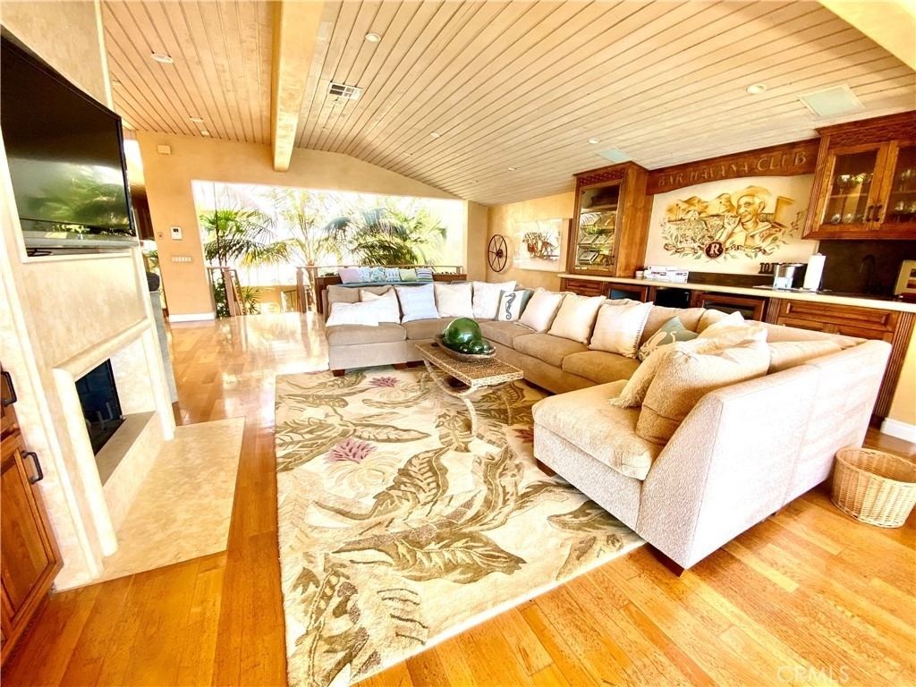 1137 Marine Drive - Photo 6