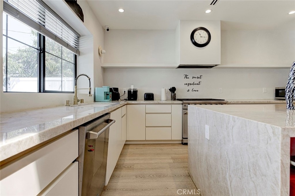 2743 Keystone St. - Photo 8