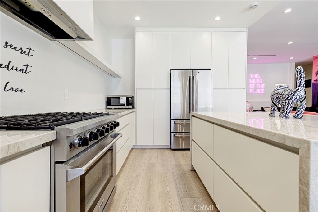 2743 Keystone St. - Photo 9