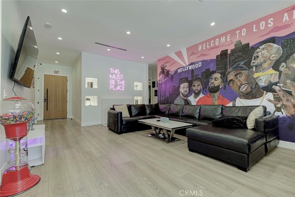 2743 Keystone St. - Photo 4