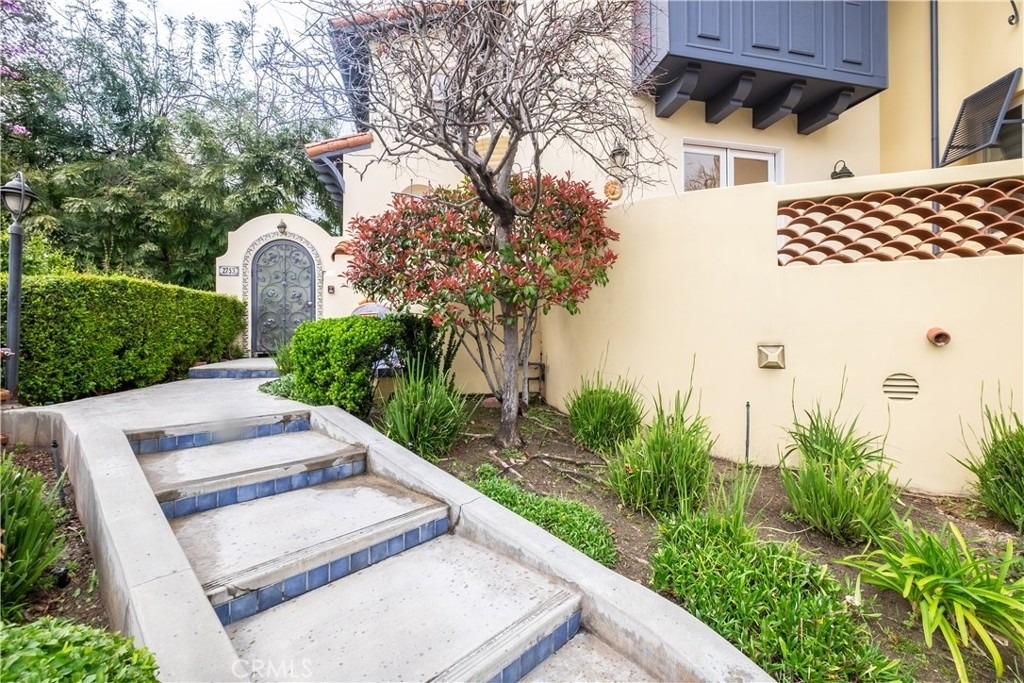 2753 Piedmont - Photo 1