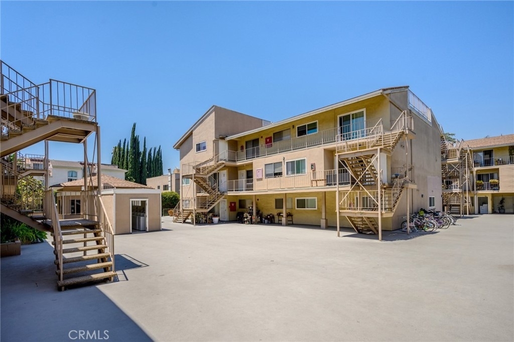 10757 Hortense Street - Photo 26