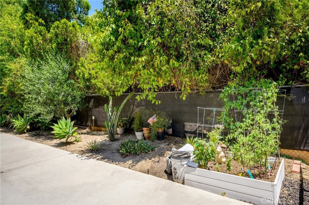 10757 Hortense Street - Photo 27