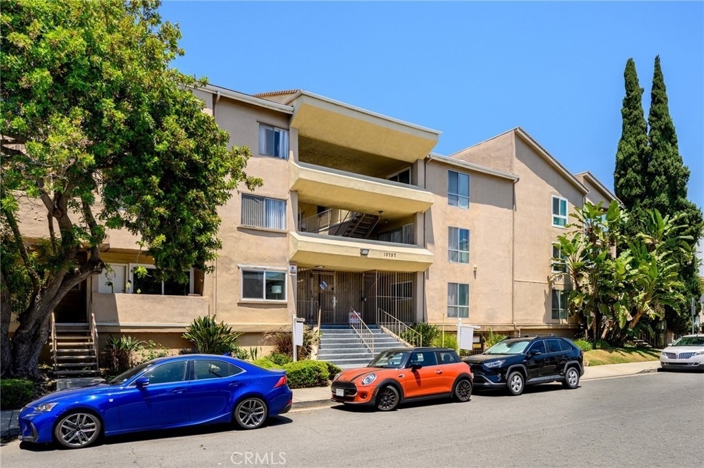 10757 Hortense Street - Photo 0