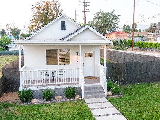 423 E Stuart - Photo 2
