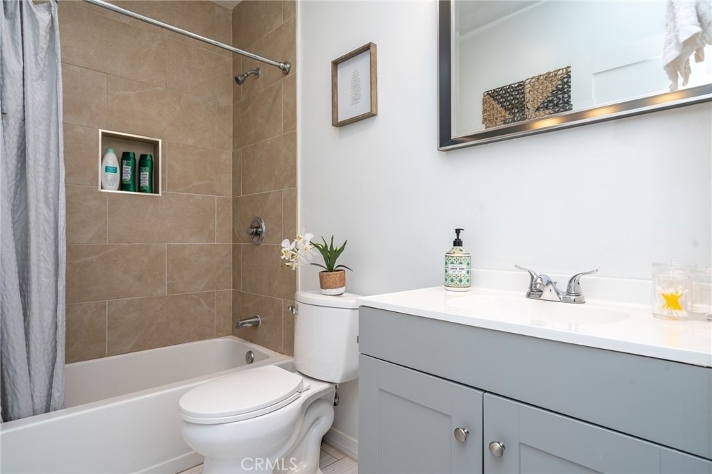 423 E Stuart - Photo 33