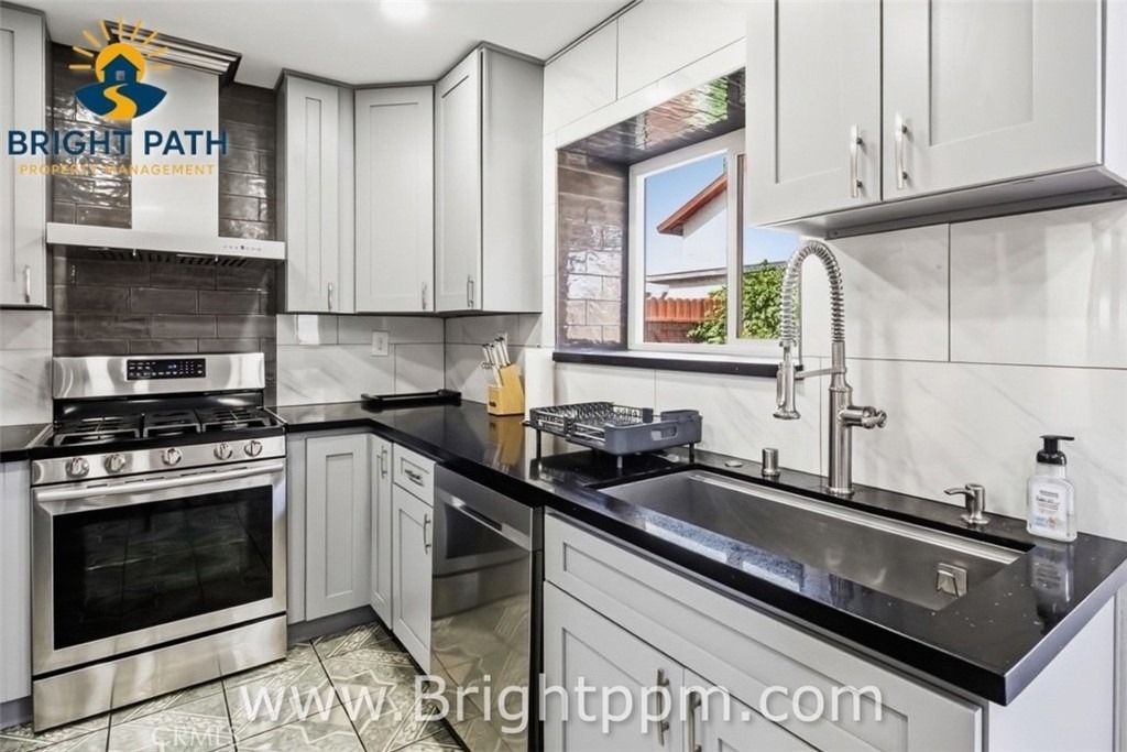 25280 Bay - Photo 6