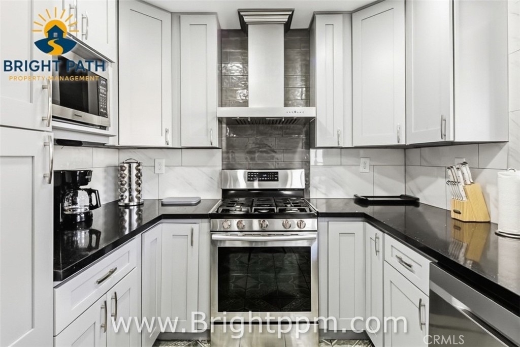 25280 Bay - Photo 10