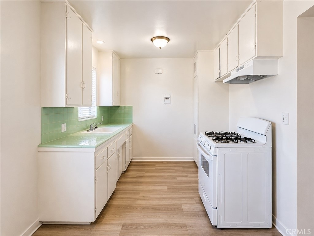248 E Navilla Place - Photo 3