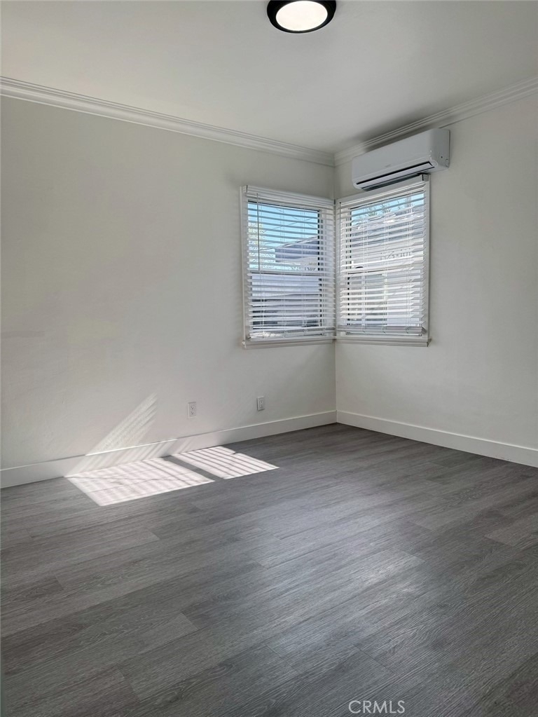 1327 N Kenwood St - Photo 1