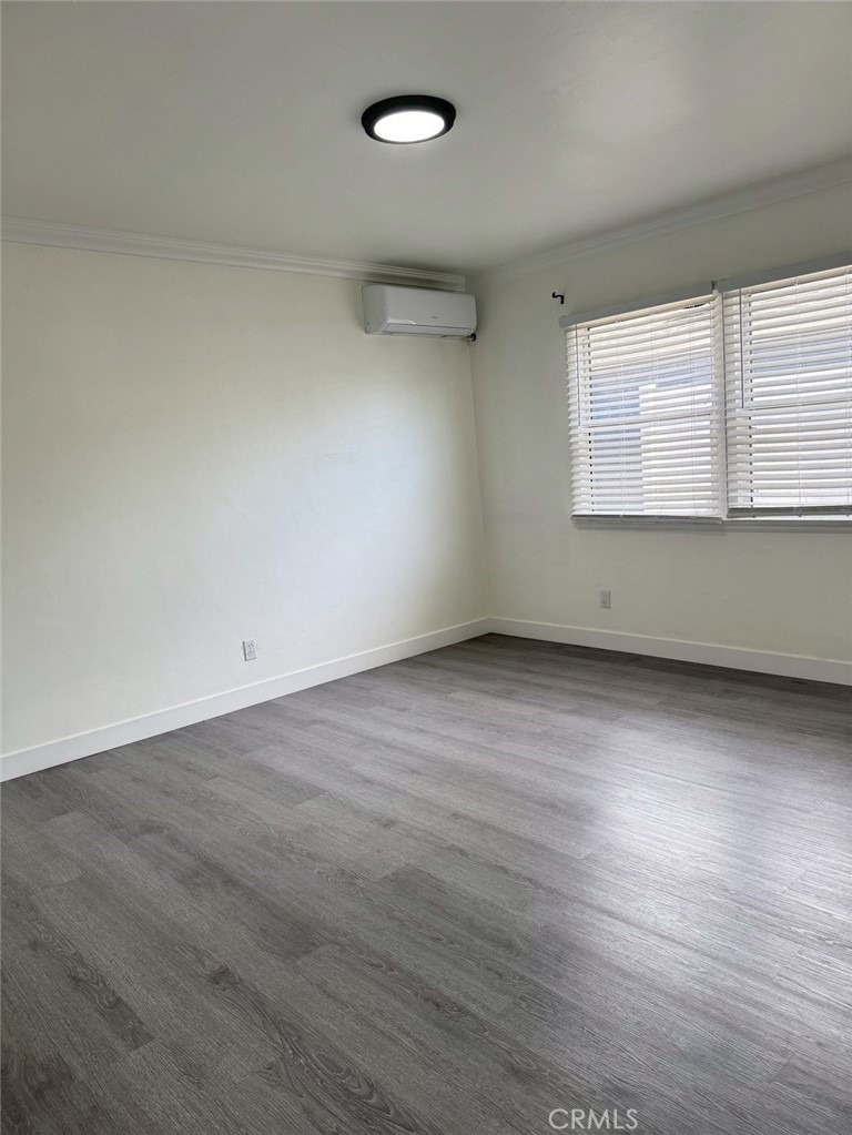 1327 N Kenwood St - Photo 2