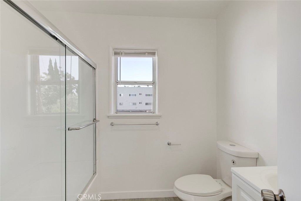 14916 Wyandotte - Photo 8