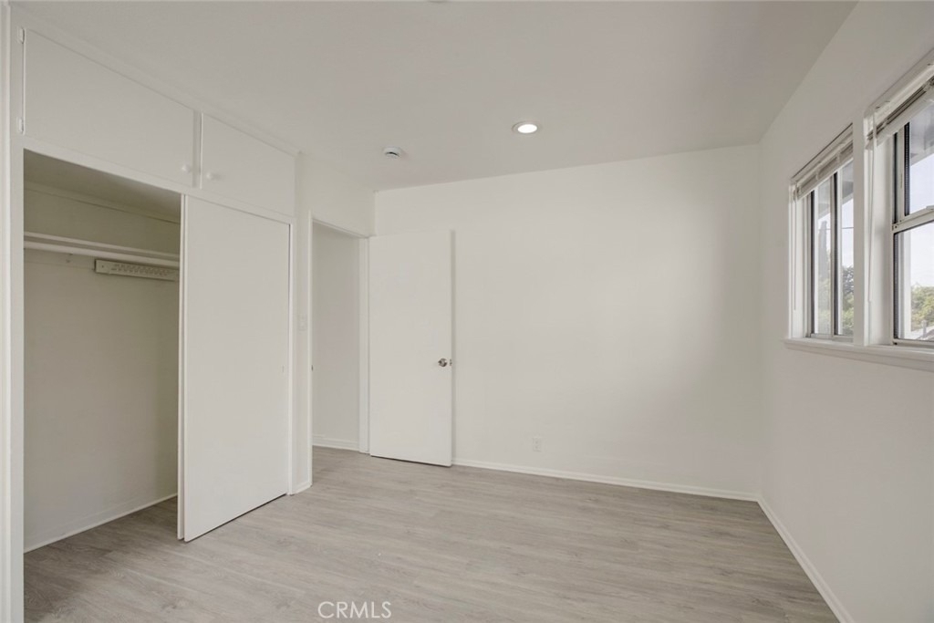 14916 Wyandotte - Photo 18