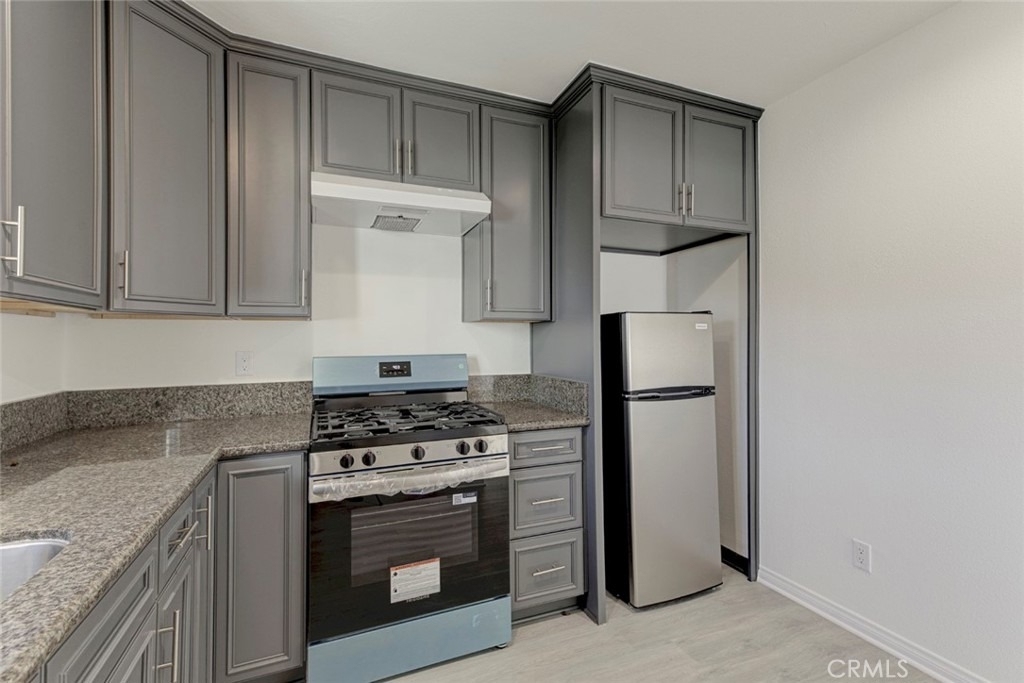 14916 Wyandotte - Photo 7