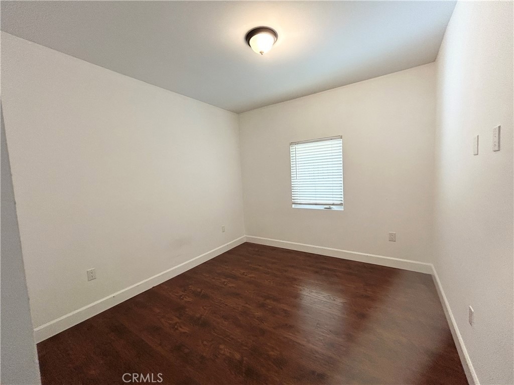 1861 S Longwood Avenue - Photo 11