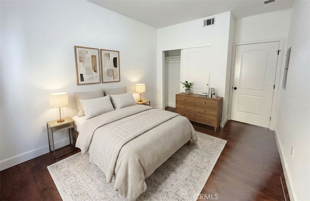 1861 S Longwood Avenue - Photo 5