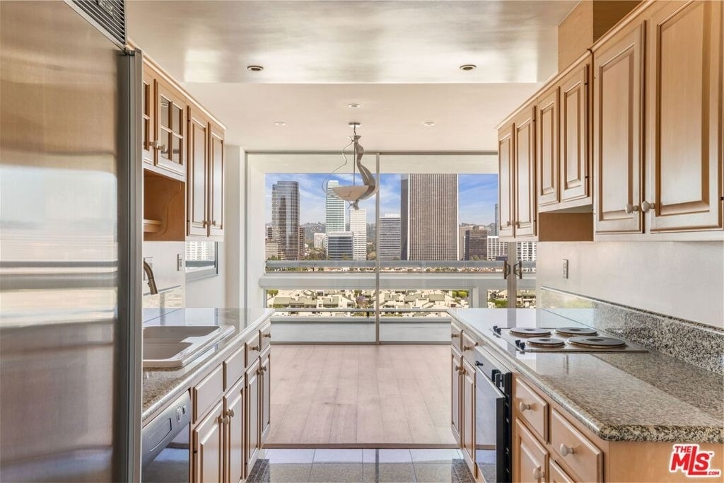2222 Avenue Of The Stars - Photo 7