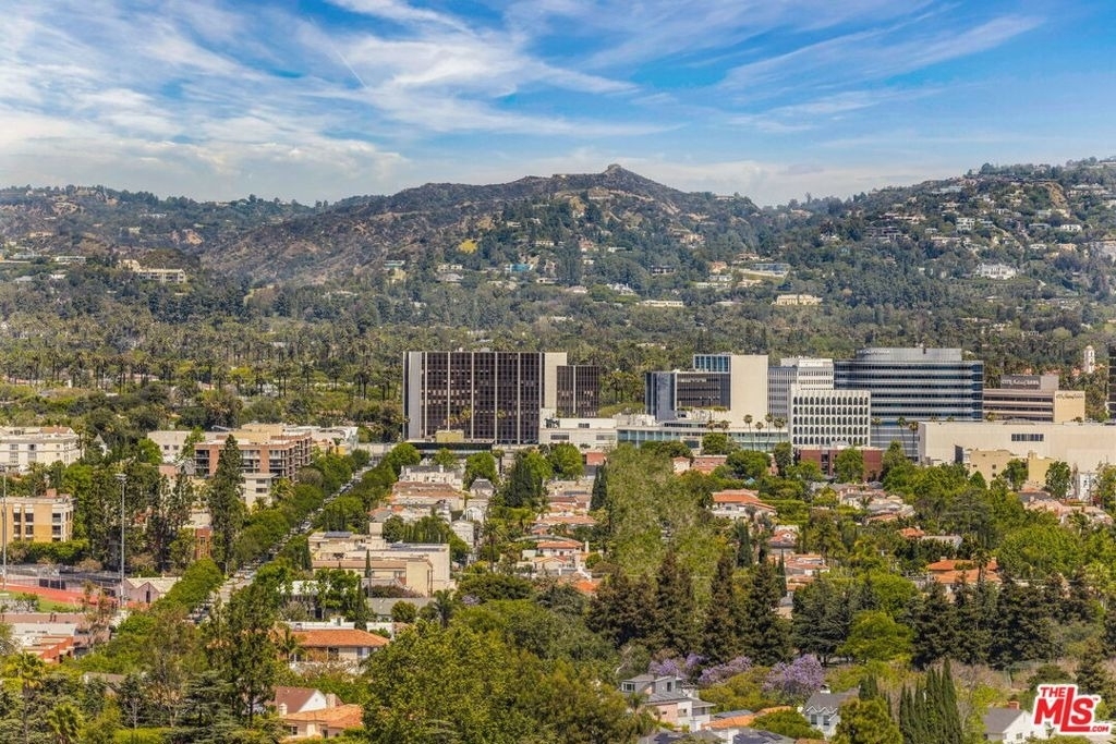 2222 Avenue Of The Stars - Photo 31