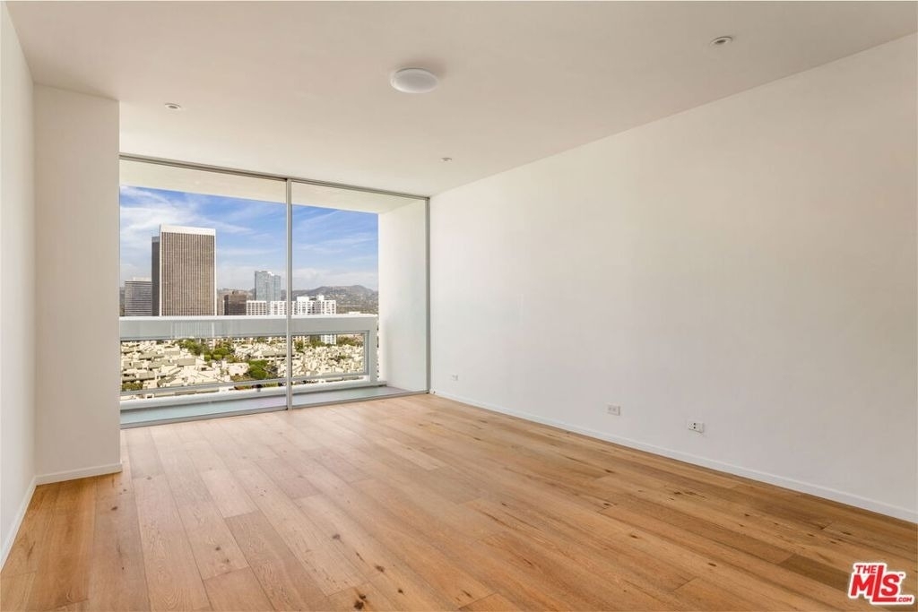2222 Avenue Of The Stars - Photo 13