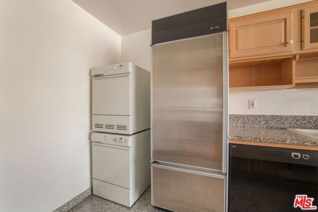2222 Avenue Of The Stars - Photo 8