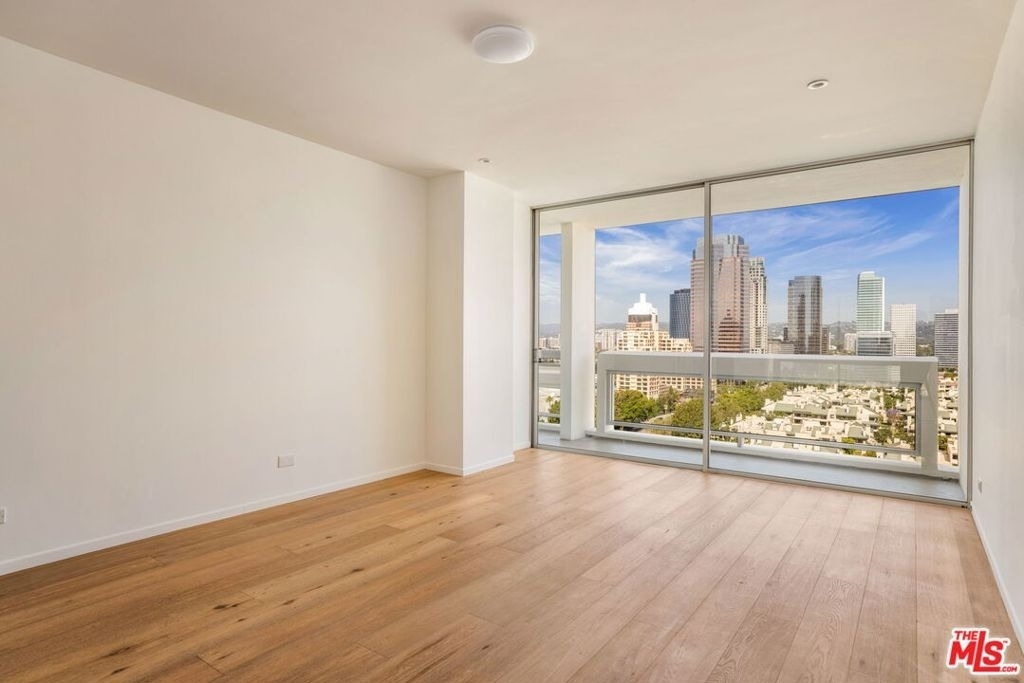 2222 Avenue Of The Stars - Photo 11