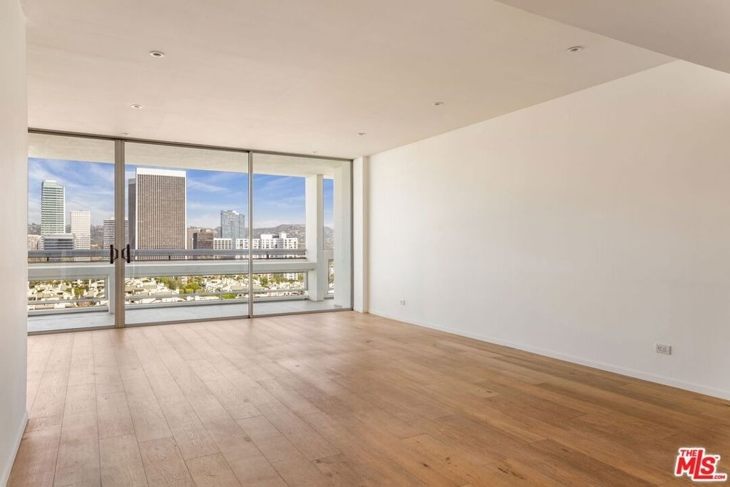 2222 Avenue Of The Stars - Photo 4