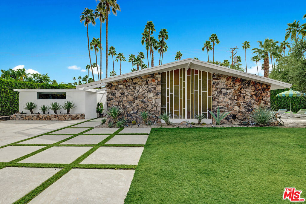 1155 E Mesquite Avenue - Photo 1