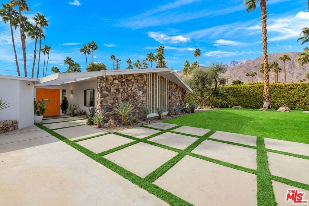 1155 E Mesquite Avenue - Photo 0
