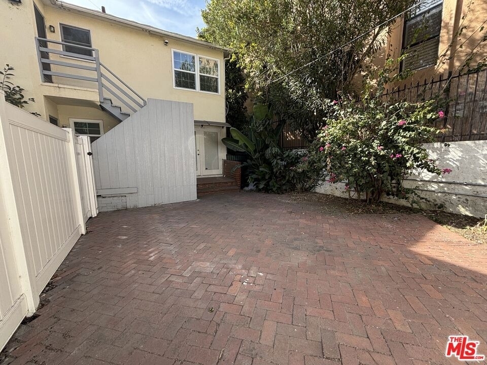 1638 Greenfield Avenue - Photo 24
