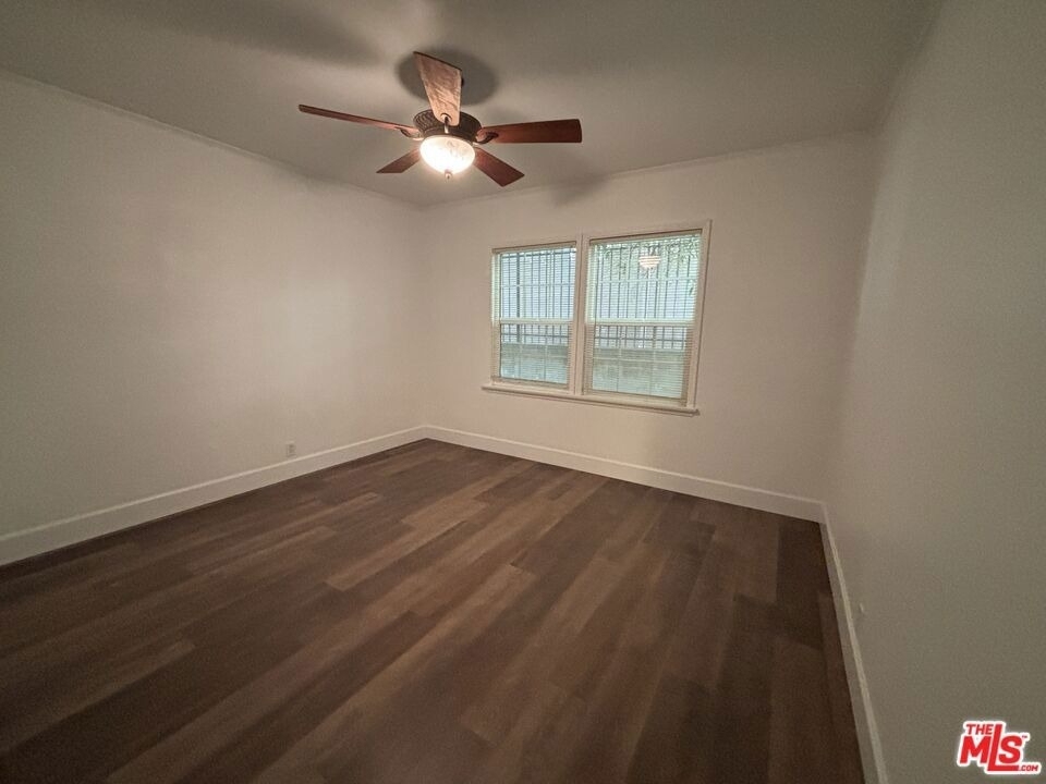 1638 Greenfield Avenue - Photo 18