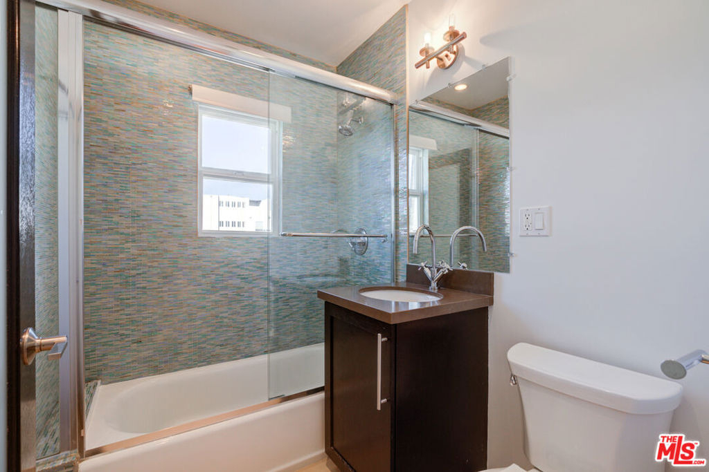 932 S Shenandoah Street - Photo 16