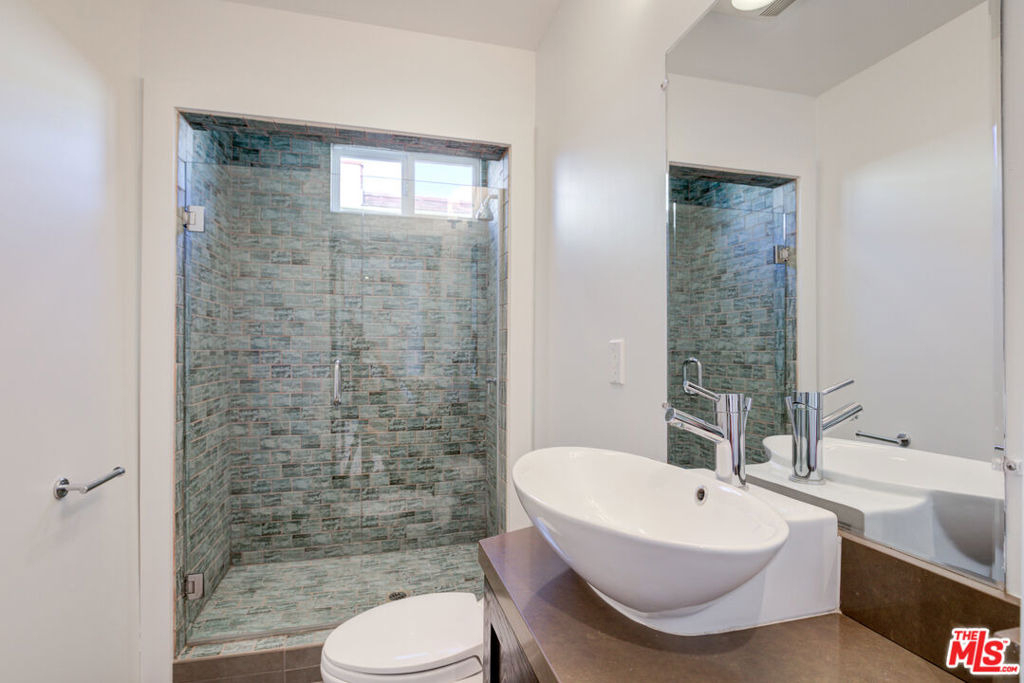 932 S Shenandoah Street - Photo 13