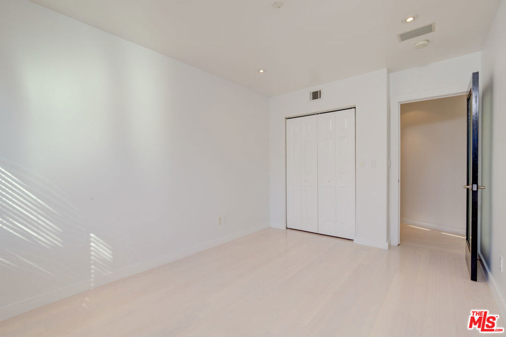 932 S Shenandoah Street - Photo 11