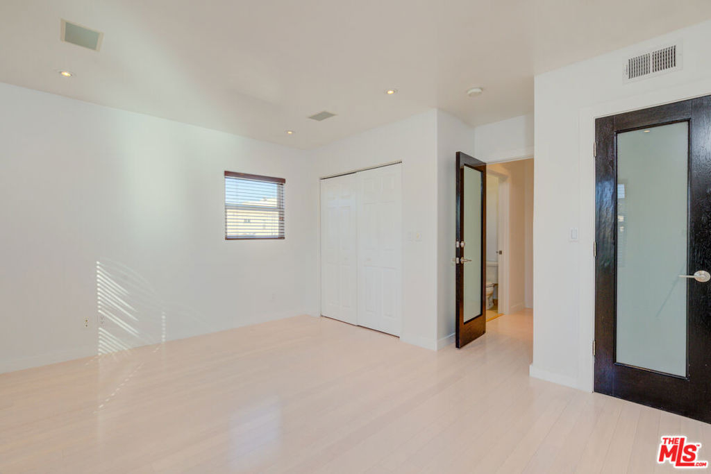 932 S Shenandoah Street - Photo 7