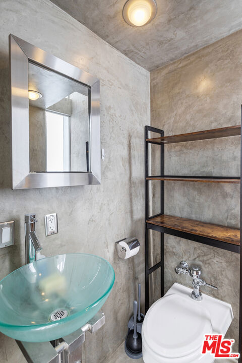 24 Westminster Avenue - Photo 9