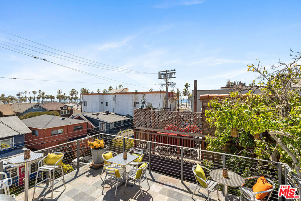 24 Westminster Avenue - Photo 19