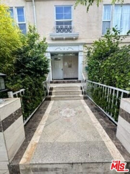 133 S Crescent Drive - Photo 3