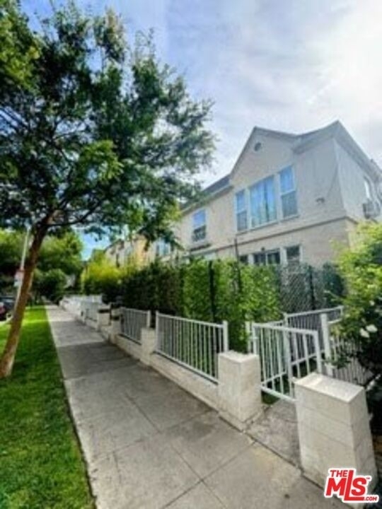 133 S Crescent Drive - Photo 2
