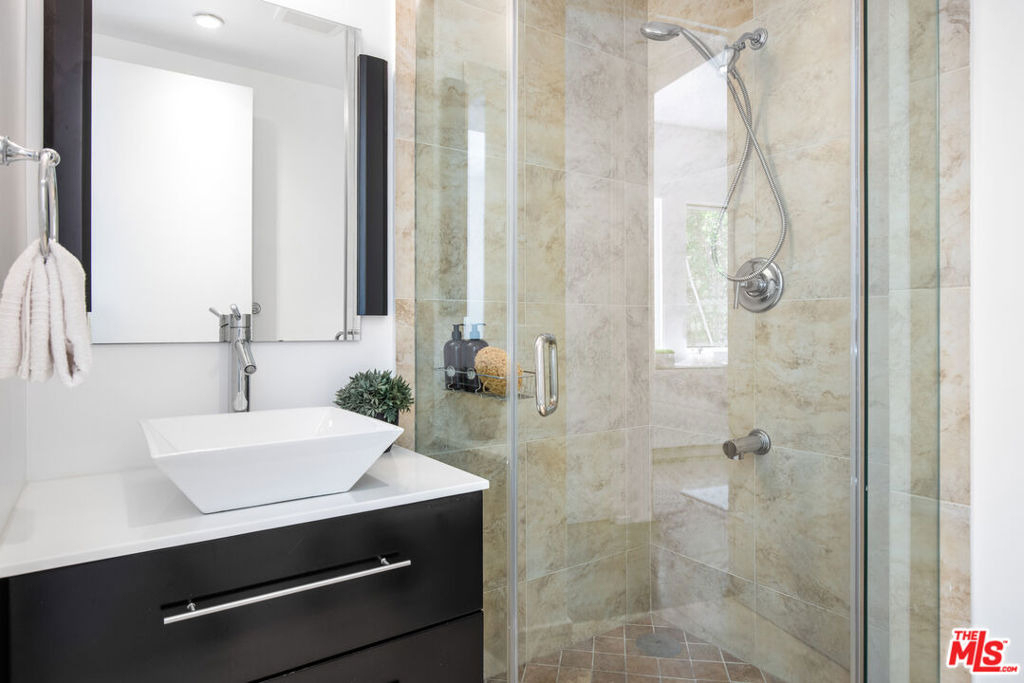 1642 Lindacrest Drive - Photo 17