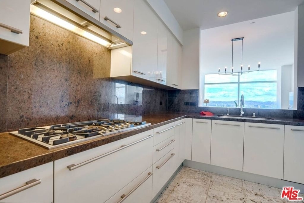 900 W Olympic Boulevard - Photo 8