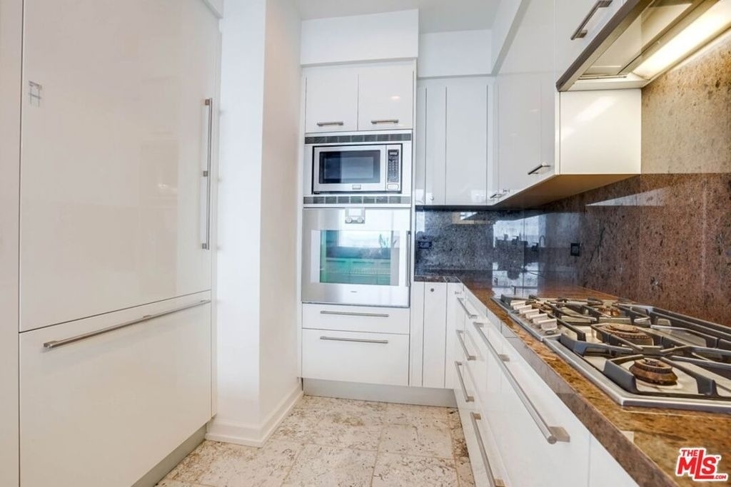 900 W Olympic Boulevard - Photo 7